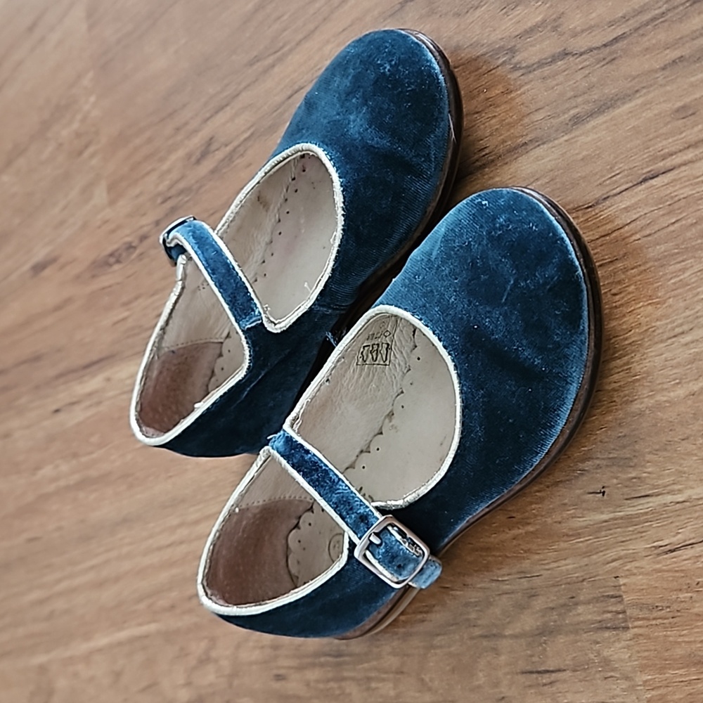 Mini Boden Blue Velvet Mary Jane Shoes